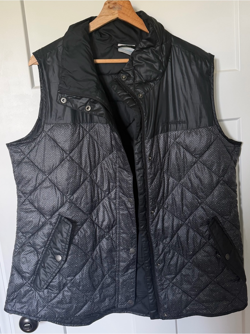 Columbia Women's Powder Lite Vest Quilted Black Puffer 1X EUC Outdoor Gorpcore